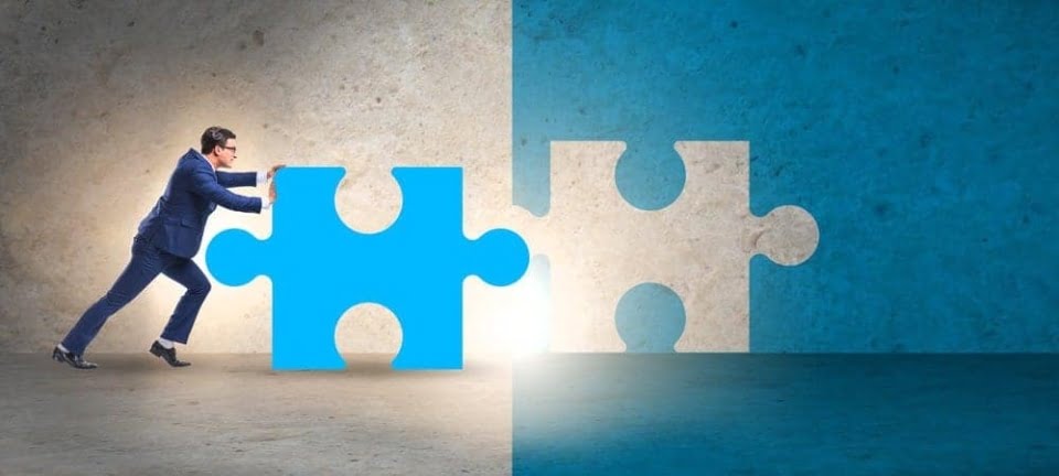 [shutterstock.com : 1438101260, Elnur]